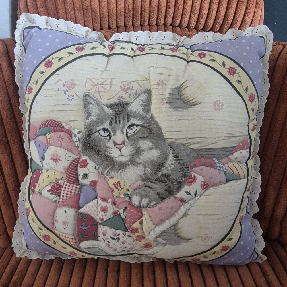Vintage Hand Crafted Tabby Cat Quilted Toss Cushion Pillow - Picture 6 of 7